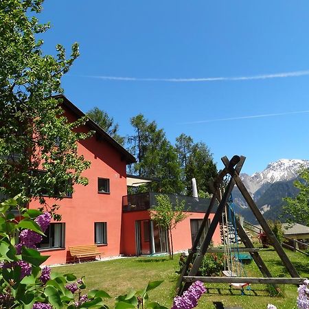 Ferienwohnung Chasa Felix Scuol Zimmer foto