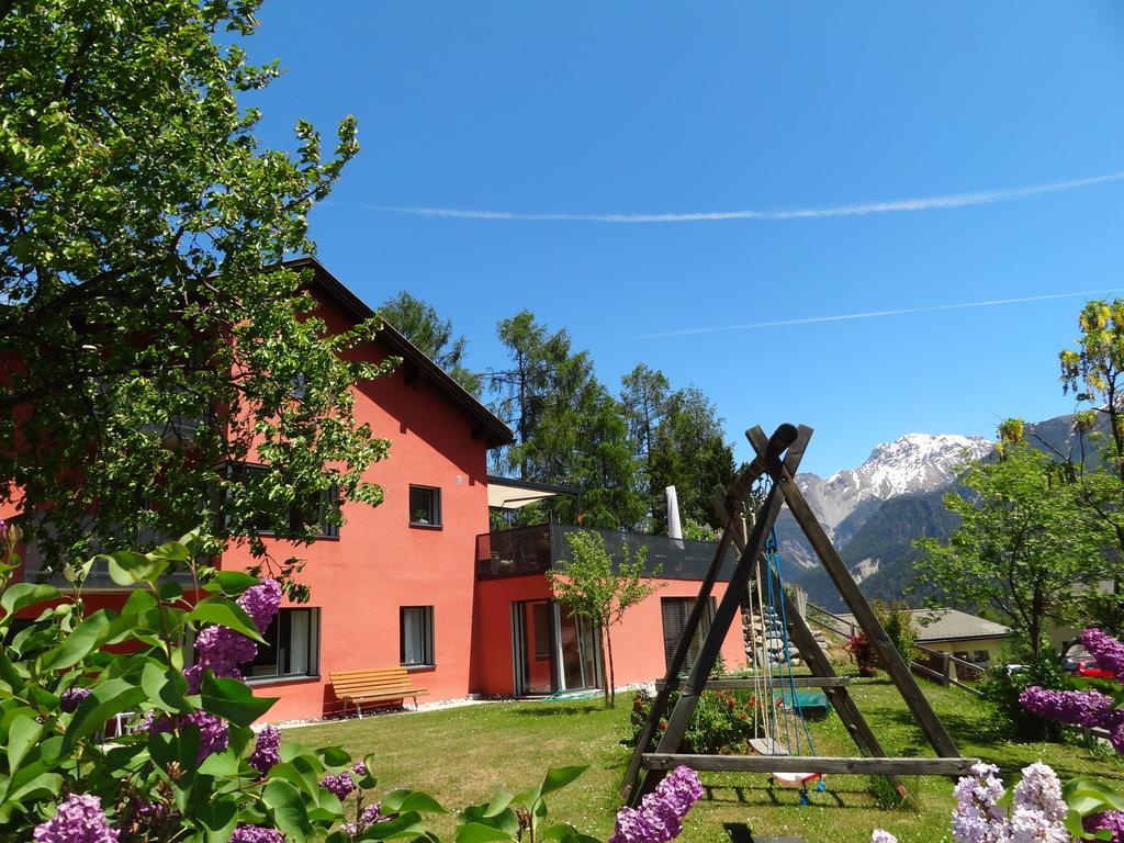 Ferienwohnung Chasa Felix Scuol Zimmer foto